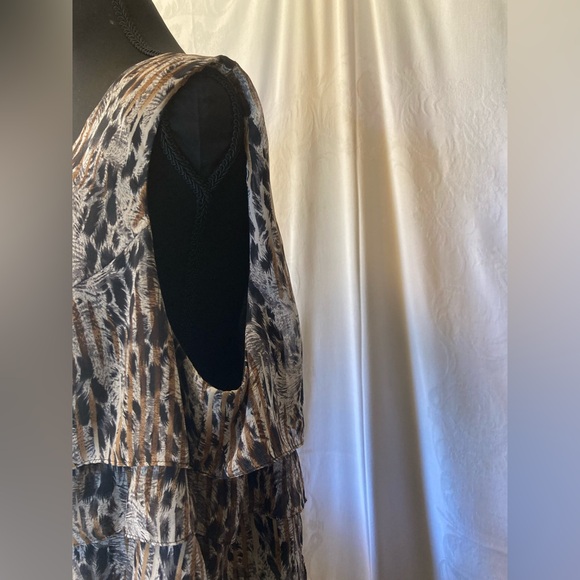 Dressbarn Size 18 Animal Print Sleeveless Tiered Ruffle Dress Party Cruise Midi - Picture 4 of 10
